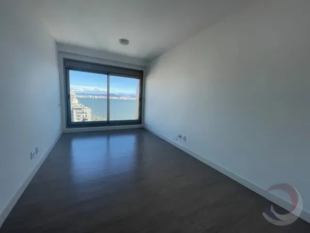 Imagem 2: Apartamento para Venda Possui 252 M2 com 3 Quartos em Agronômica - Florianópolis - Sc