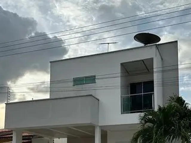 Imagem: A casa em condomínio possui 3 Dormitórios, 3 Suítes, 3