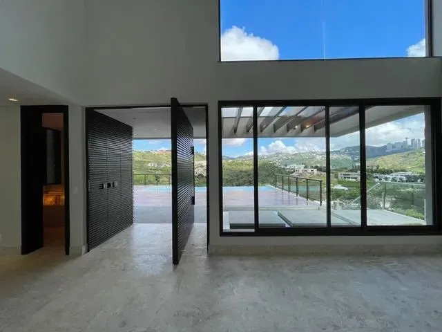 Imagem 3: Casa com 5 Dormitórios À Venda em Nova Lima