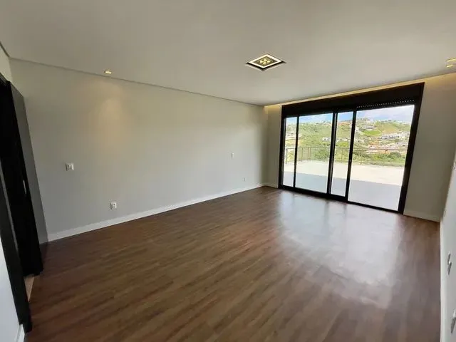 Imagem 4: Casa com 5 Dormitórios À Venda em Nova Lima