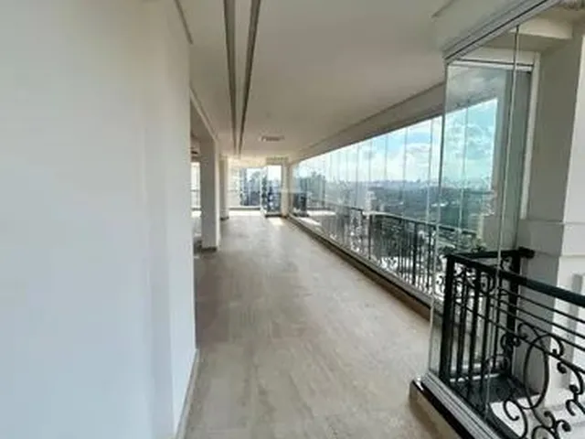 Imagem: O apartamento possui 4 Dormitórios, 3 Suítes, 3