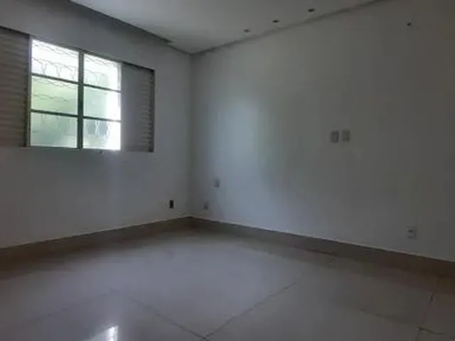 Imagem 3: Casa para Aluguel com 240 M² com 3 Quartos no Parque Amazônia, Goiânia-Go