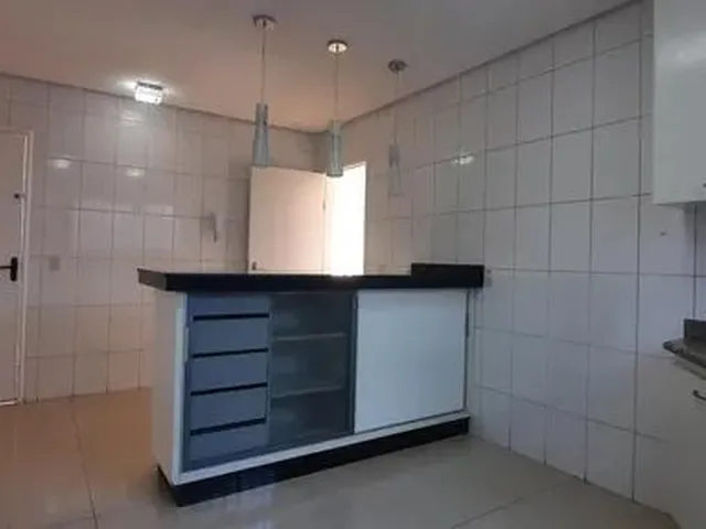 Imagem 11: Casa para Aluguel com 240 M² com 3 Quartos no Parque Amazônia, Goiânia-Go
