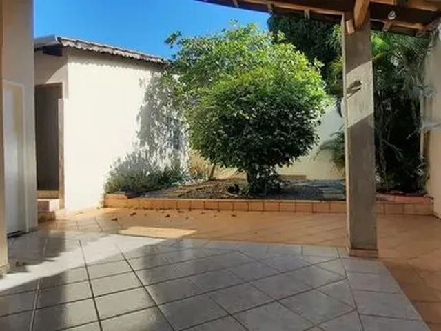 Imagem 2: Casa para Aluguel com 240 M² com 3 Quartos no Parque Amazônia, Goiânia-Go