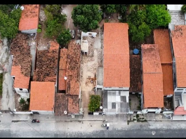 Imagem: O terreno possui 240m² de Área e está localizado em Vila