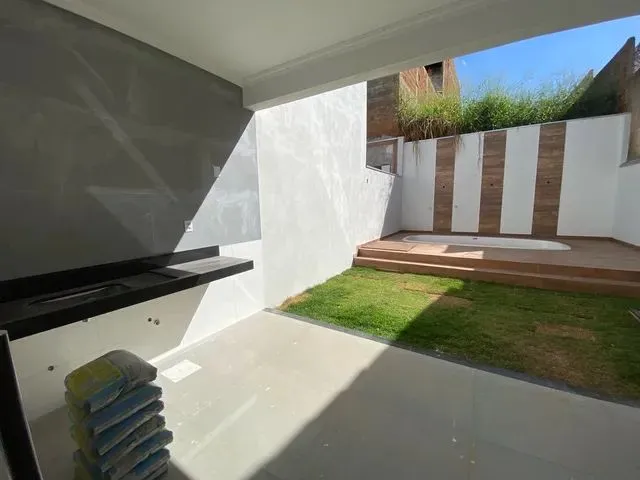 Imagem: Vendo Casa com Piscina, 2 Vagas, 3 Quartos