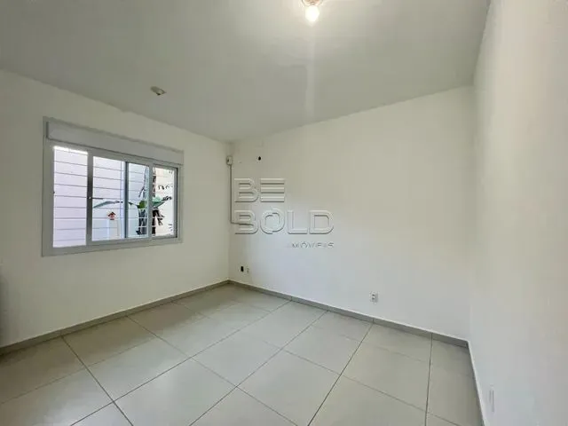 Imagem 2: Casa 4 Dormitórios em Coqueiros