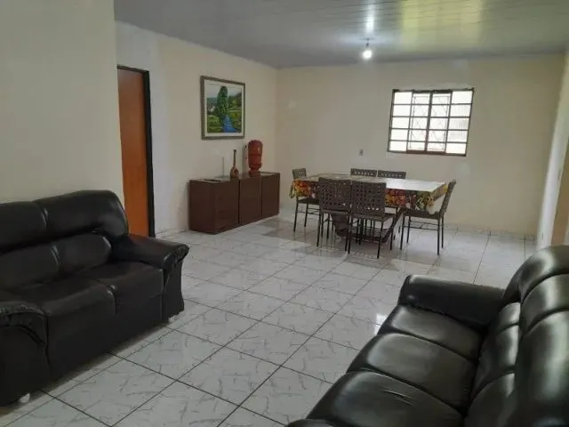 Imagem: A chácara possui 2 Dormitórios, 1 Suíte, 45.000m² de