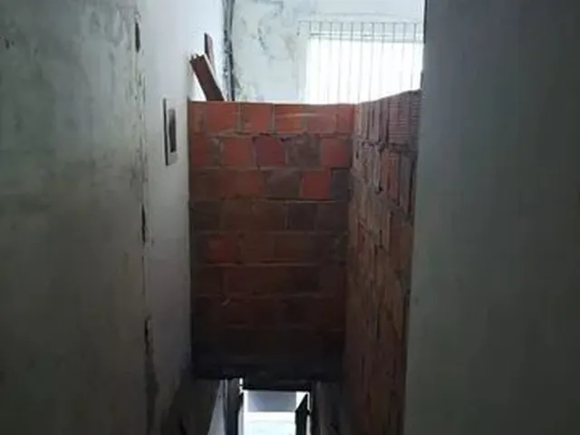 Imagem 2: Ponto Comercial À Venda / Rua Jorge Amado - 1º Andar