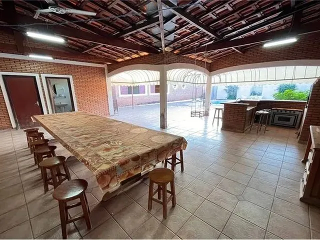 Imagem: Casa À Venda com Excelente Padrão e Localização