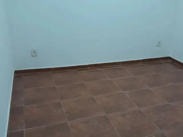 Imagem: A casa possui 3 Dormitórios, 1 Banheiro, 1 Vaga na garagem