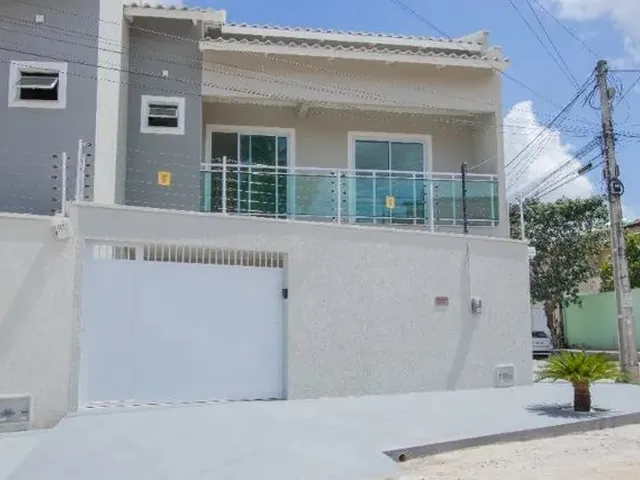 Imagem 1: Casa Duplex Alto Padrão com 2 Quartos, Portão Automático, Cerca e Alarme