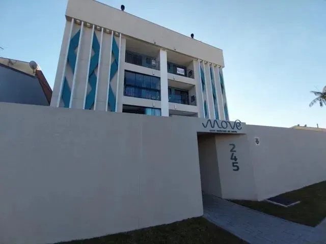 Imagem: O apartamento possui 3 Dormitórios, 1 Suíte, 1 Banheiro,