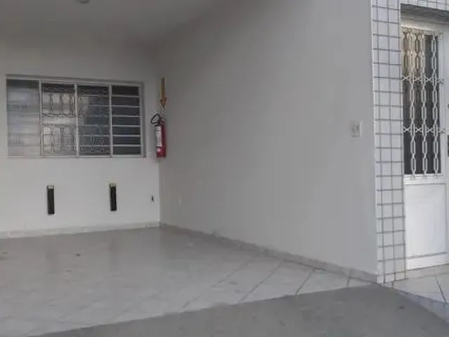 Imagem: Prédio Individual !!! Apto Amplo C/ Área