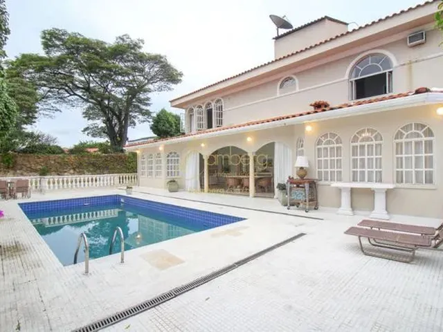 Imagem: Casa Perto do Jockey Club em Rua Tranquila