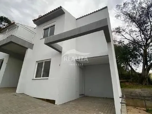 Imagem: Sobrado com 2 Dormitórios Próximo Ao Centro