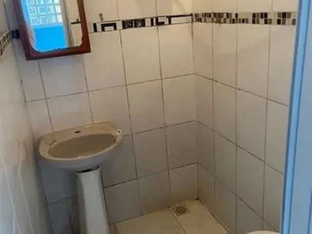 Imagem 2: Aluga - Se Quarto Grande com Banheiro na Candangolândia