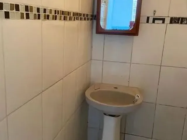 Imagem 4: Aluga - Se Quarto Grande com Banheiro na Candangolândia