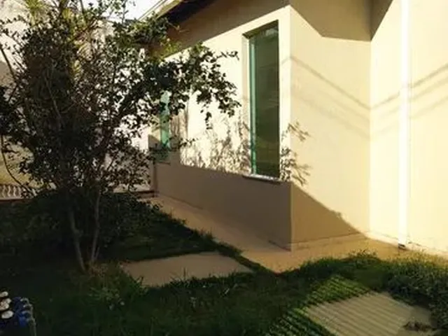 Imagem 1: Casa com 3 Dormitórios para Alugar em Contagem