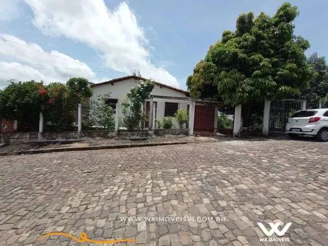 Imagem: Casa em Amplo Terreno na Região do Grande