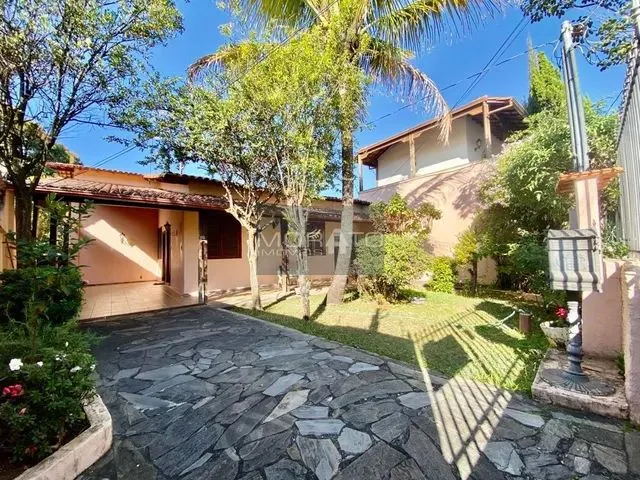 Imagem: Casa À Venda, 6 Quartos, 1 Suíte, 3 Vagas