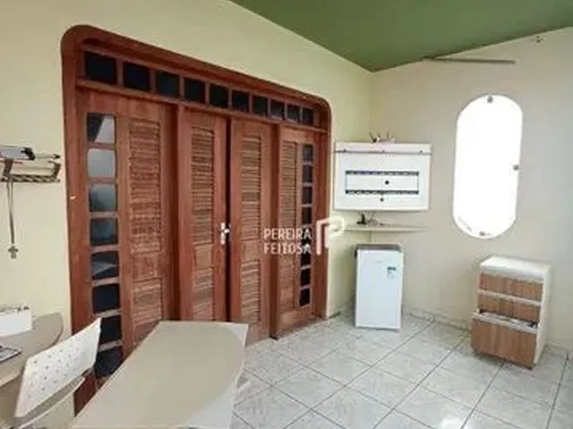 Imagem 3: Casa com 3 Dormitórios À Venda, 220 M² por R$ 550.000,00 - São Francisco - São