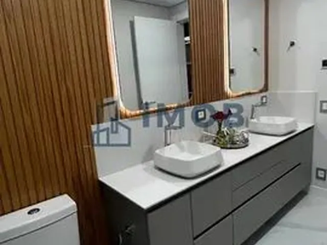 Imagem: Apartamento com 3 Quartos À Venda, Centro