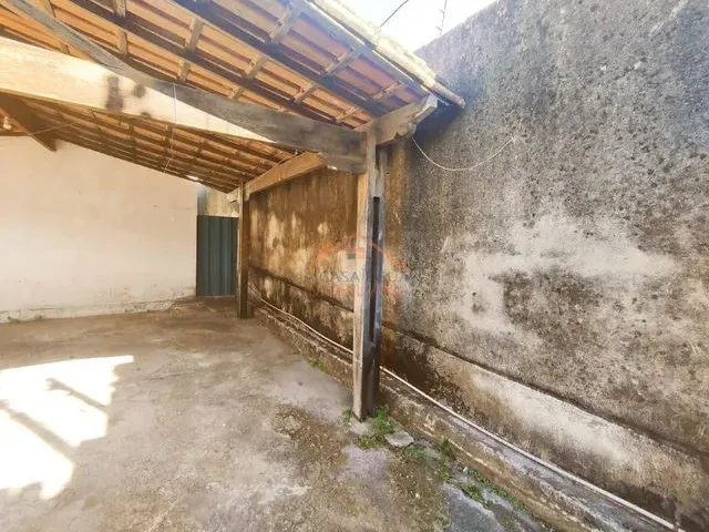 Imagem: Barracão com 01 Vaga de Garagem no Bairro