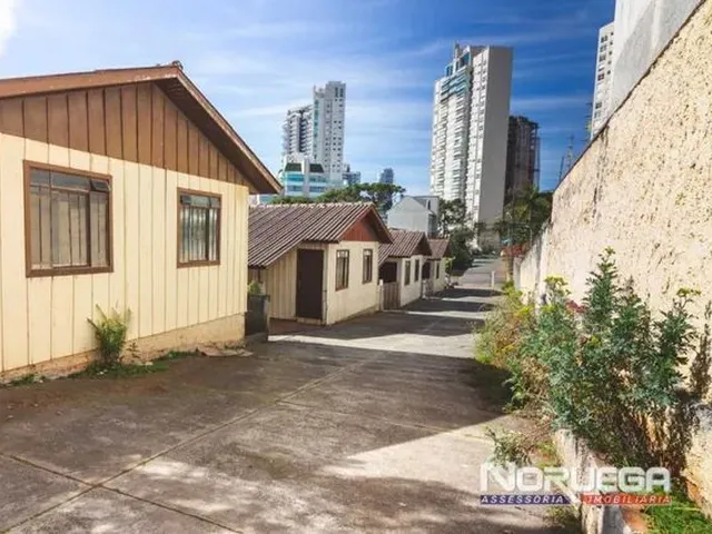 Imagem 1: Residência com 3 Quartos para Alugar por R$ 1500.00, 60.00 M2 - Campo Comprido