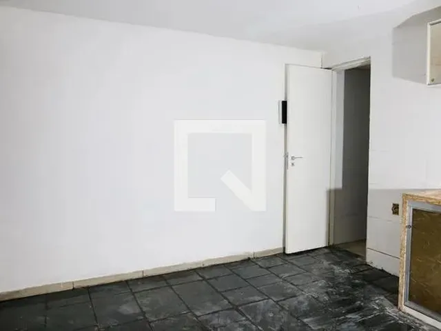 Imagem: O studio possui 1 Dormitório, 1 Banheiro, 32m² de Área e