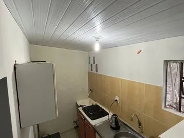 Imagem 3: Kitnet / Quitinete Semi Mobiliada Incluso Água e Luz!