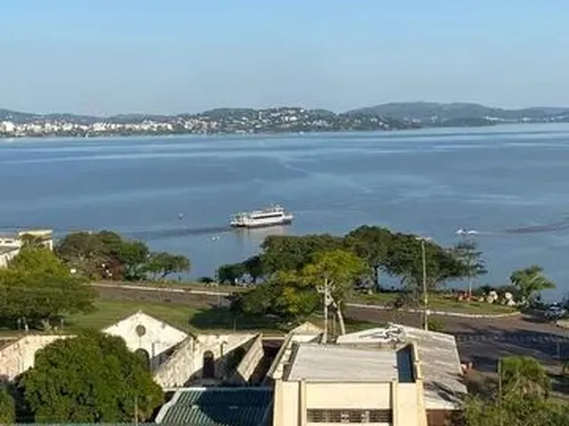 Imagem: O apartamento possui 3 Dormitórios, 1 Suíte, 2 Banheiros,