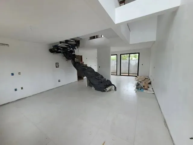 Imagem 5: Casa para Venda em Florianópolis, Campeche, 3 Dormitórios, 3 Suítes, 4 Banheiros, 2