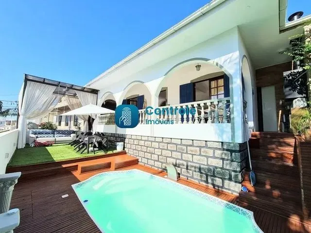 Imagem: Casa com 04 Dormitórios no Bairro Itaguaçu
