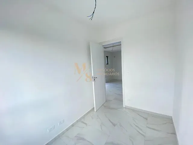 Imagem 9: Apartamento Á Venda com 3 Quartos Sendo 1 Suíte no Capão da Imbuia