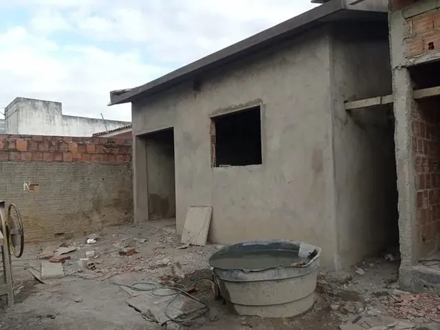 Imagem 7: Casas em Construção Á Venda na Avenida Principal do Plano de Vida com 3 Quartos Por