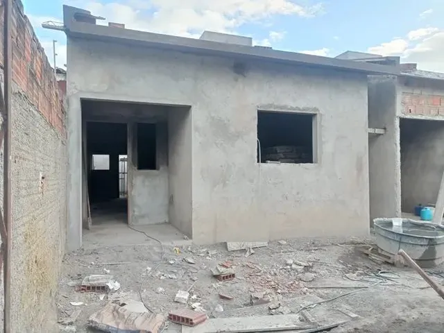Imagem 9: Casas em Construção Á Venda na Avenida Principal do Plano de Vida com 3 Quartos Por