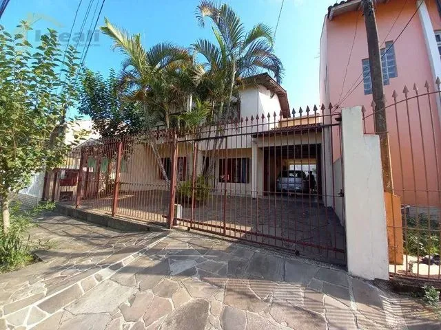 Imagem 1: Sobrado com 4 Dormitórios À Venda, 150 M² por R$ 550.000,00 - Getúlio Vargas