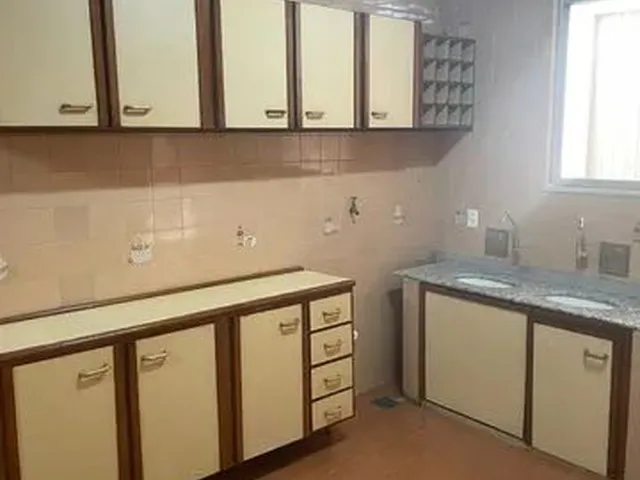 Imagem: Av Djalma Batista Alugo Aptº 230M²