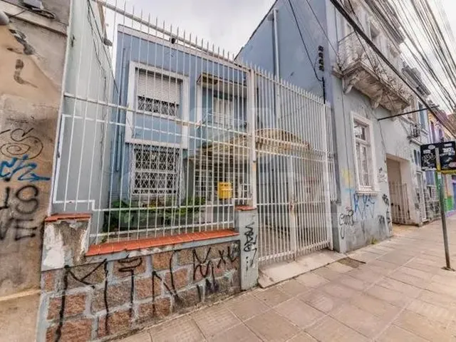 Imagem: Casa Residencial com 8 Dormitórios no Bairro