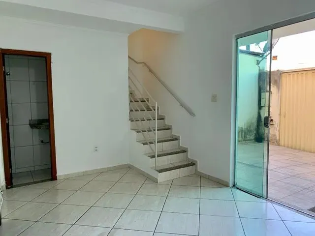 Imagem: Casa com 3 Dormitórios para Alugar em Belo