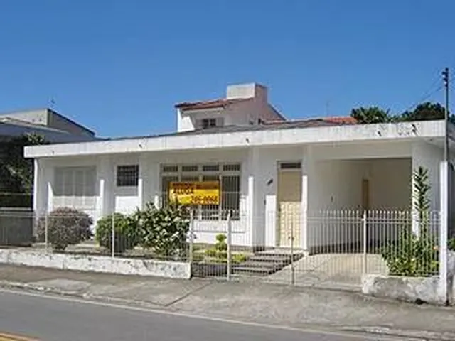 Imagem: Casa de 3 Quartos para Alugar no Bairro