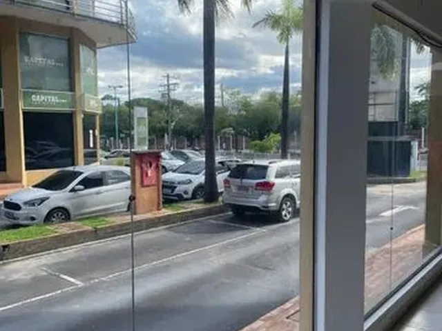 Imagem: Av Djalma Batista Alugo Loja Comercial