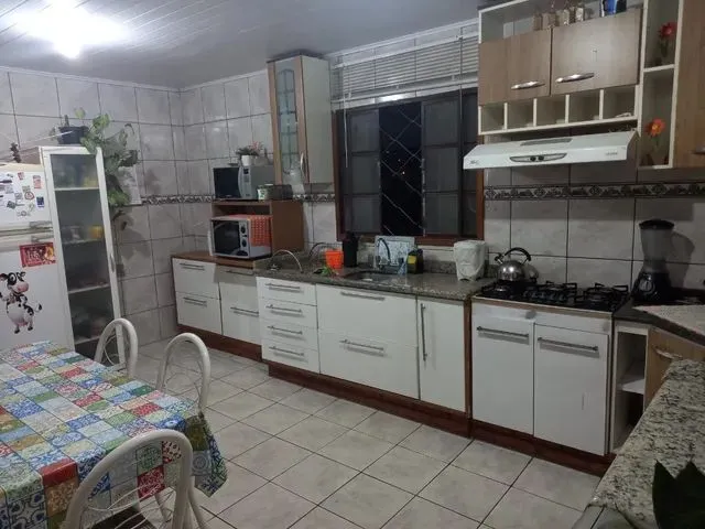 Imagem 3: Vendo Uma Casa Grande com as Mobílias