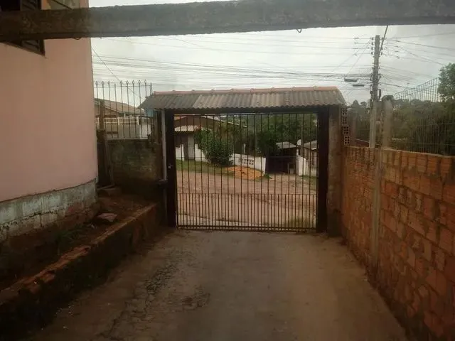 Imagem 4: Vendo Uma Casa Grande com as Mobílias