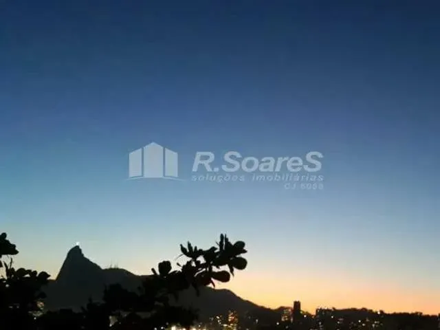 Imagem: Apartamento com 4 Quartos na Urca, Av. João