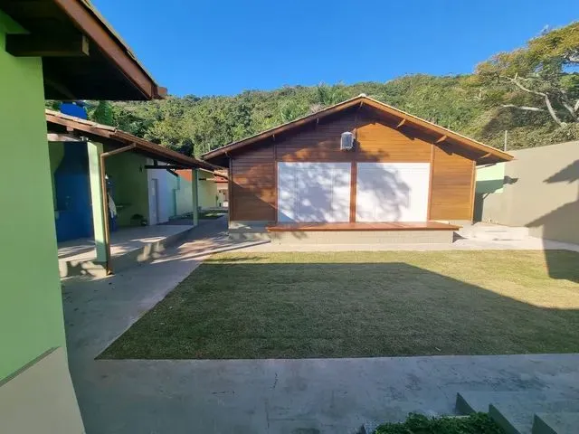 Imagem: Casa com 4 Dormitórios À Venda, 241 M²