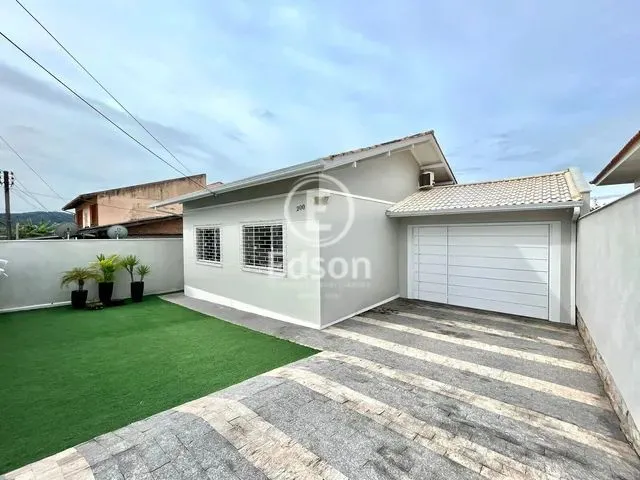 Imagem: Casa À Venda no Bairro Picadas do Sul