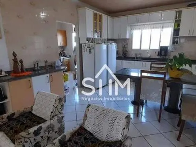 Imagem 11: Casa com 3 Dormitórios, Sendo 1 Suíte, 2 Varandas, Sala de Tv, Edícula Com