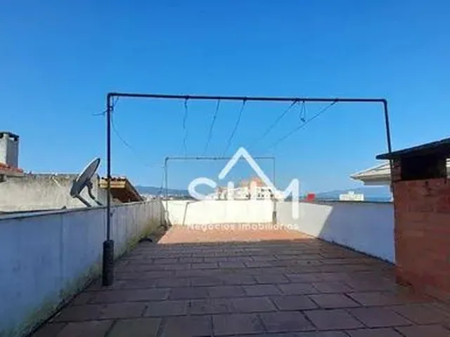 Imagem 2: Casa com 3 Dormitórios, Sendo 1 Suíte, 2 Varandas, Sala de Tv, Edícula Com